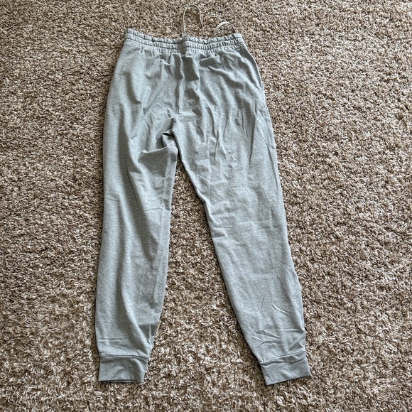 Vuori Women’s Performance Jogger Pants - Picture 7 of 7